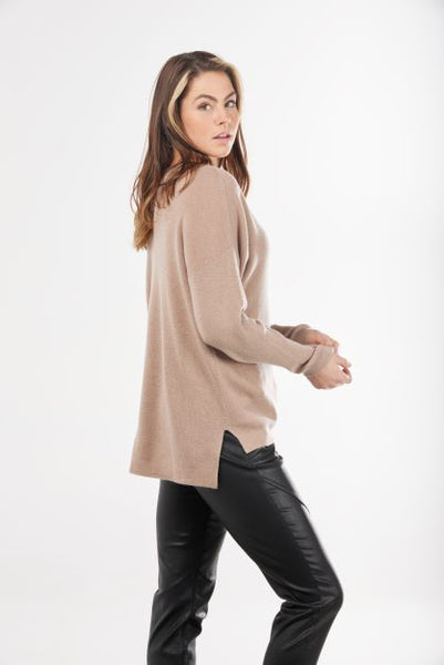 Ribbed Vee Lounge Pullover
