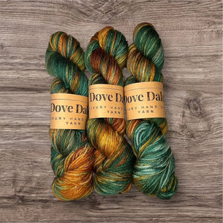 Dove Dale 8ply Sock Yarn